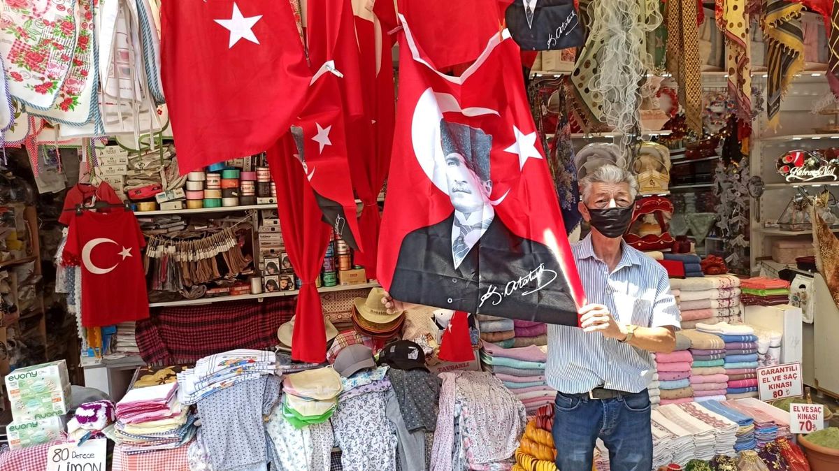 30 Ağustos Zafer Bayramı\'nda bayrak satışları arttı