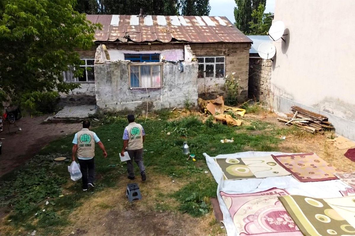 Ağrı\'da ihtiyaç sahibi 600 aileye yardım ulaştırıldı