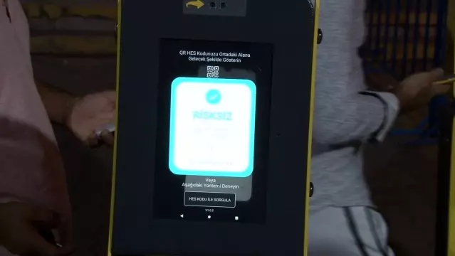 Antalya'da 'HES' kodlu Fener Alayı Antalya'da 'HES' kodlu Fener Alayı