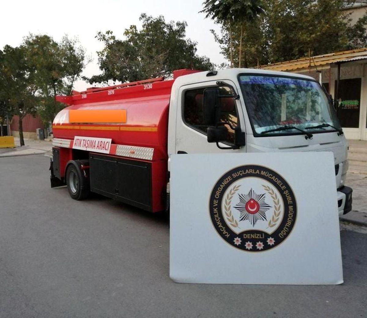 Atık taşıma aracından litrelerce kaçak akaryakıt çıktı