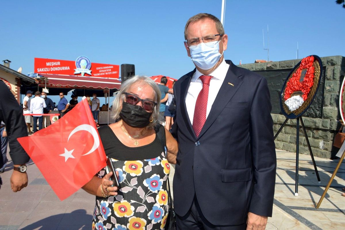 Ayvalık\'ta 30 Ağustos Zafer Bayramı coşkusu