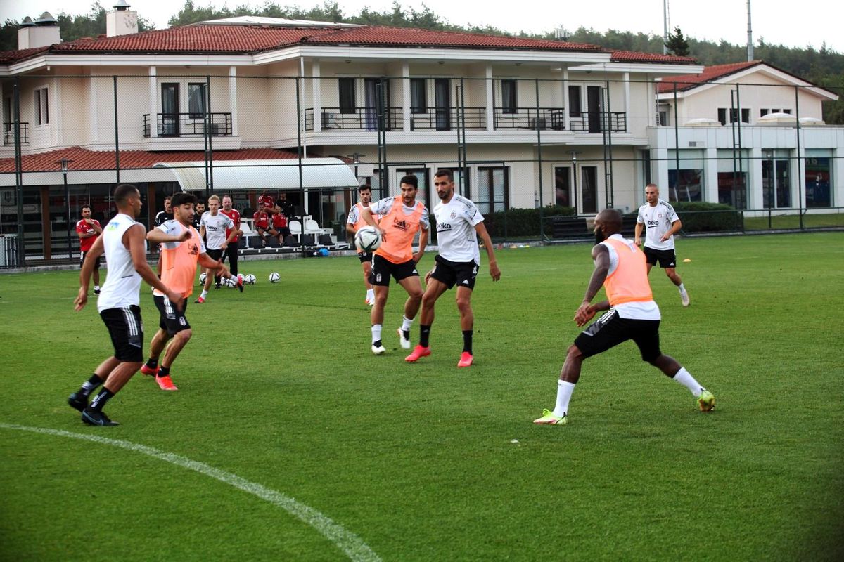 Beşiktaş, kondisyon ve taktik çalıştı