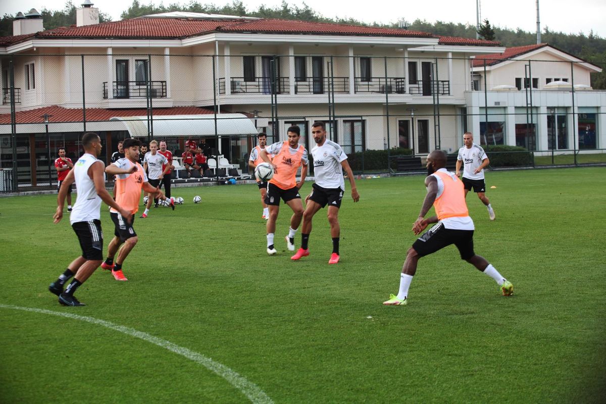 Beşiktaş, kondisyon ve taktik çalıştı