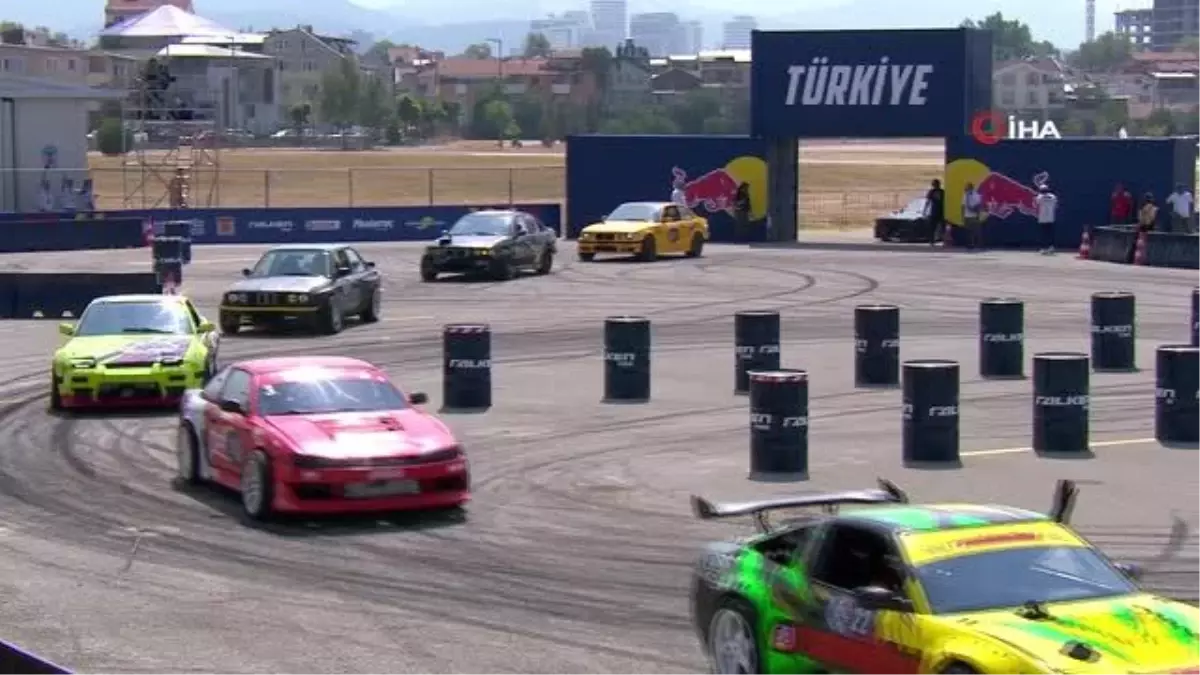 Red Bull Car Park Drift\'te Berfu Tutumlu mutlu sona ulaştı