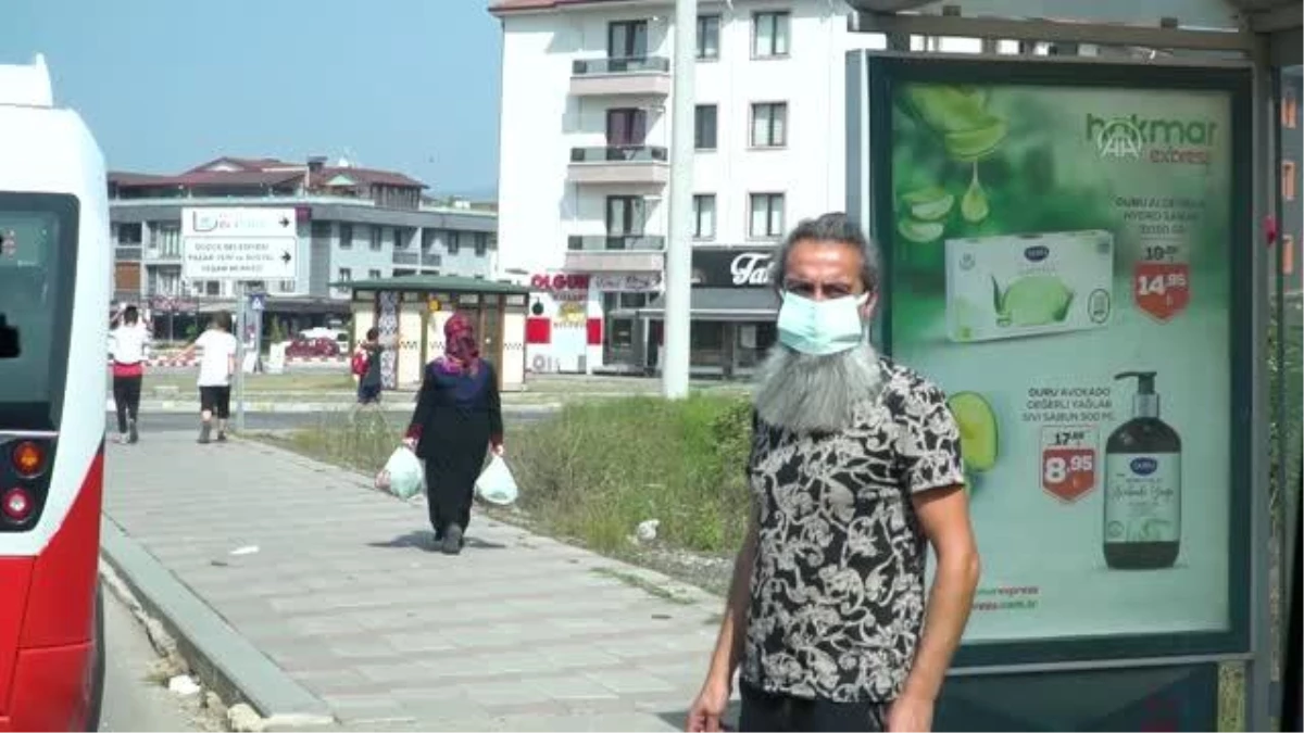 Düzce\'de halk otobüsü yolcularına 30 Ağustos Zafer Bayramı sürprizi