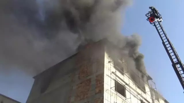 Son dakika haberi... Hatay'da mobilya atölyesinde yangın