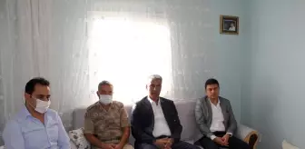 Son dakika haberi! Kaymakam Öztürk'ten, PKK'lı teröristlerin katlettiği Fırat Simpil'in ailesine ziyaret