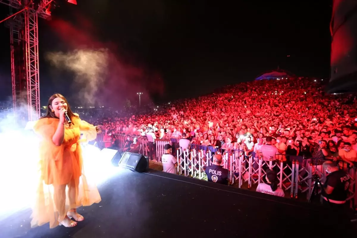 Kocaeli Tuğçe Kandemir ile coştu