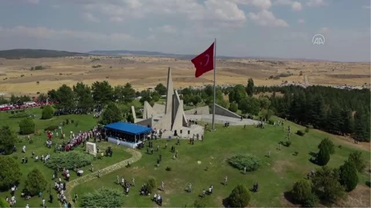 Son dakika haber! Bakan Varank, Zafertepeçalköy Zafer Anıtı\'nda düzenlenen 30 Ağustos Zafer Bayramı törenine katıldı