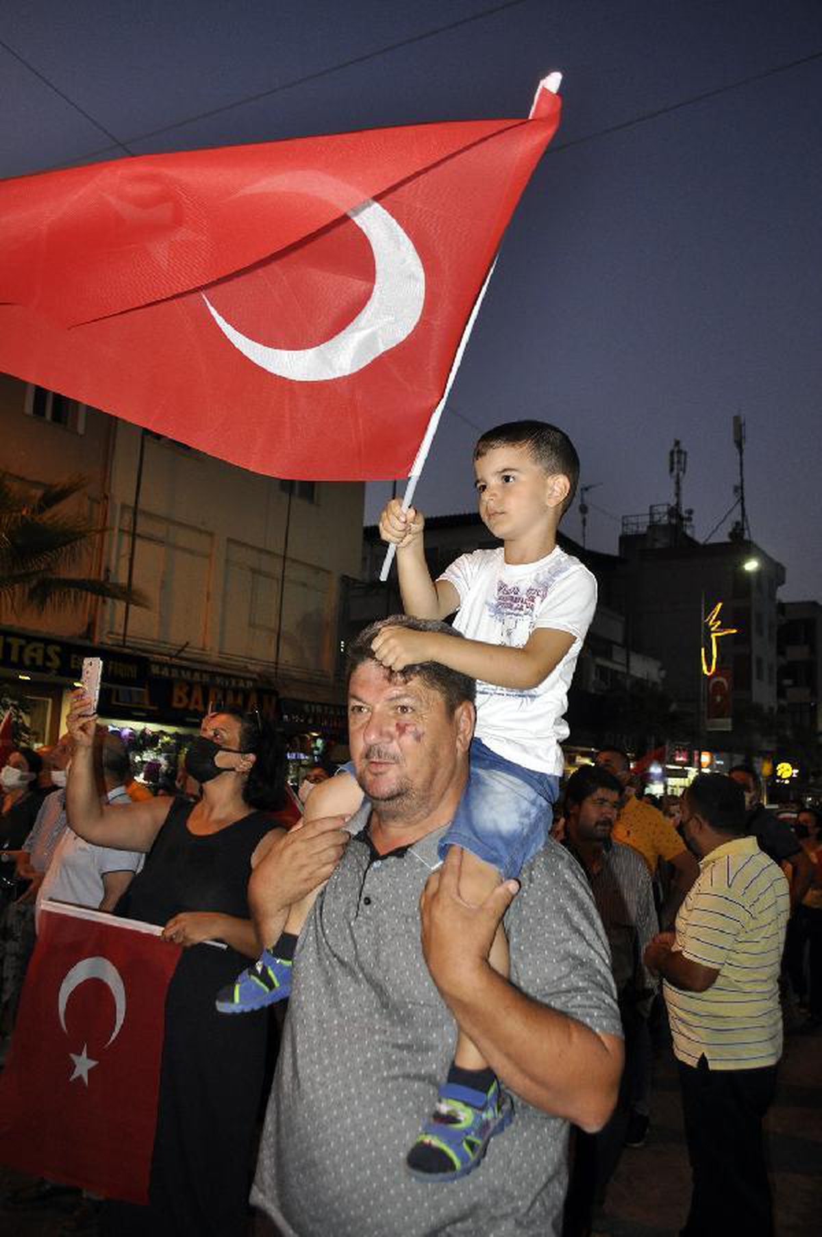Turgutlu\'da \'Büyük Zafer\' korteji