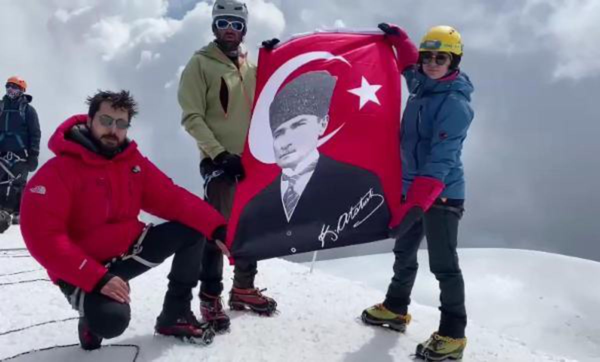 Türk dağcılardan Gürcistan\'da \'Zafer Tırmanışı\'