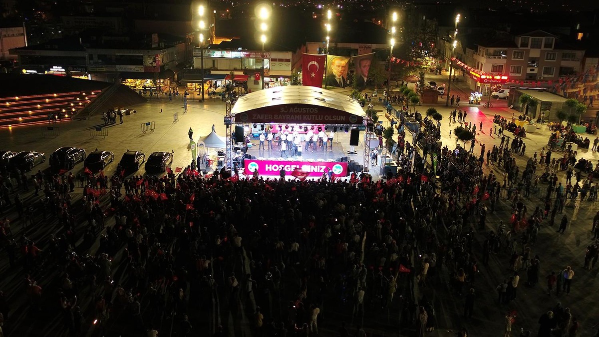 Zaferin 99\'uncu yılı Demokrasi Meydanı\'nda kutlanacak