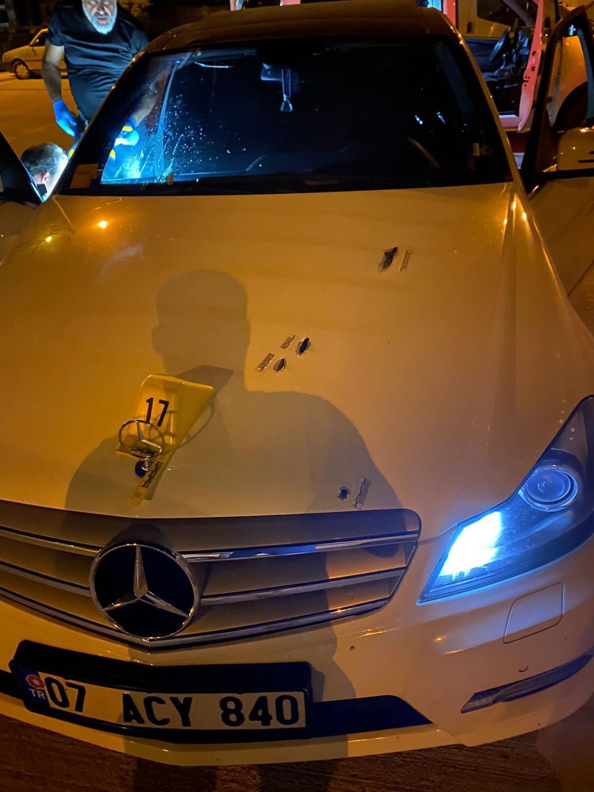 Antalya\'da tüfekle vurulan iki kişi yaralandı