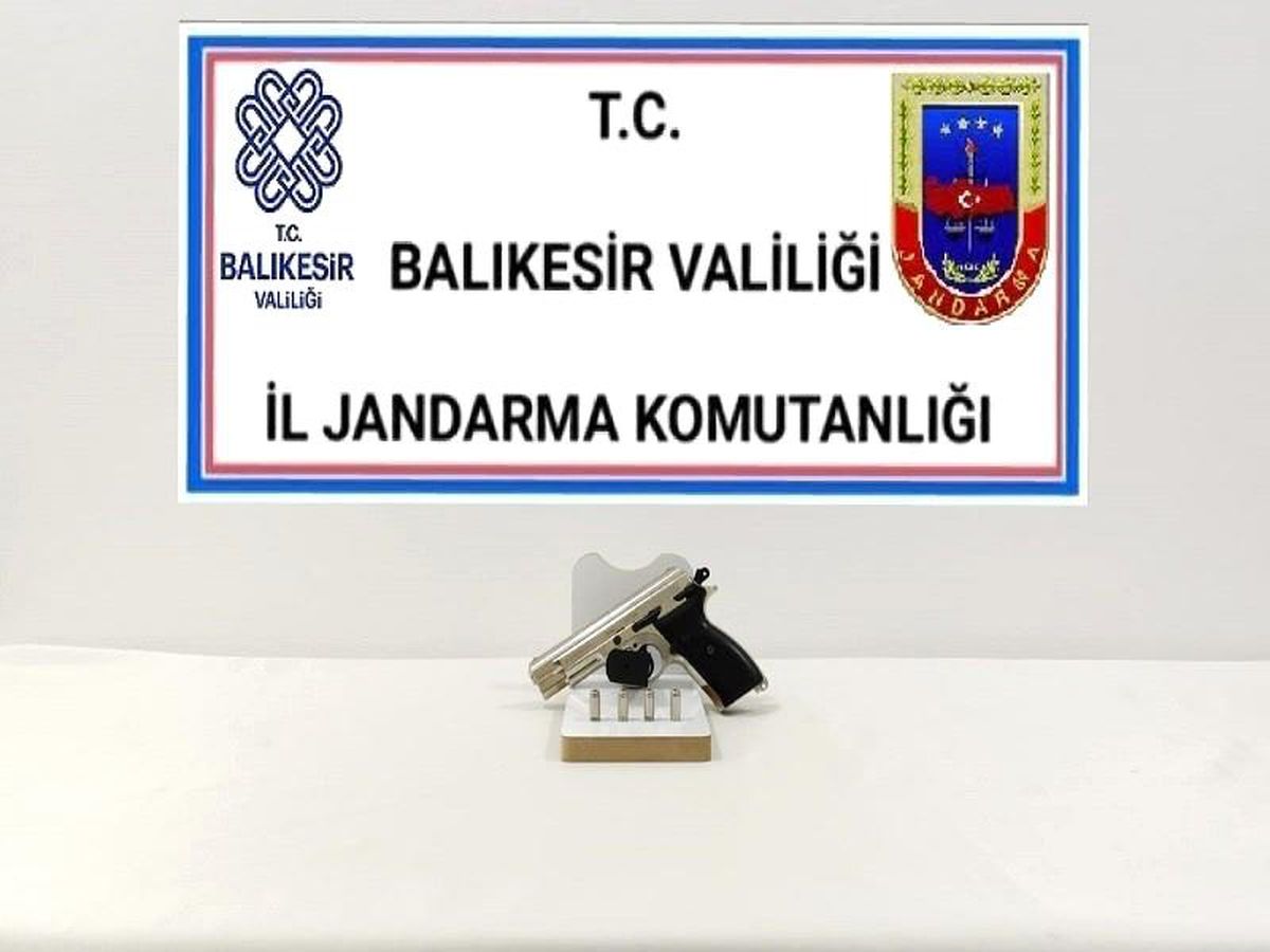 Son dakika haber... Balıkesir\'de jandarma 19 şahsı gözaltına aldı