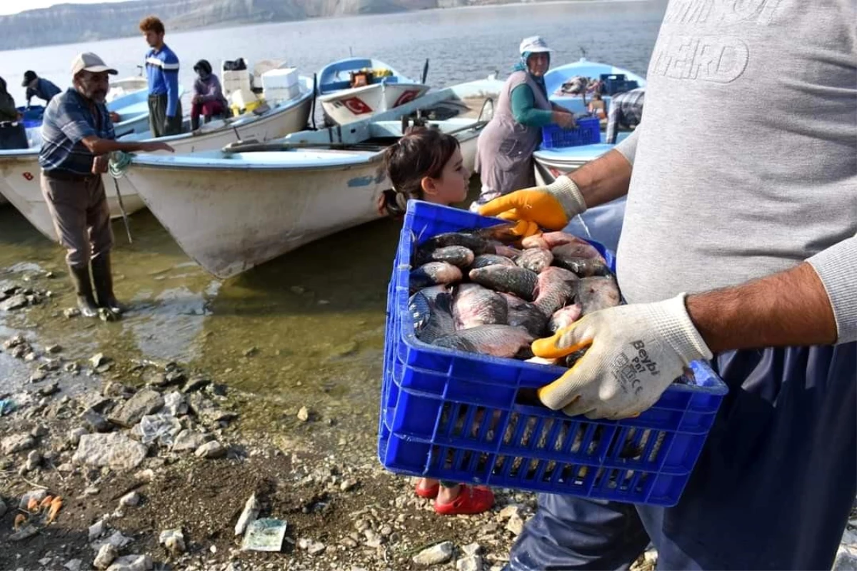 Çayırhan Gölü\'nde balıkçılar "Vira Bismillah" dedi