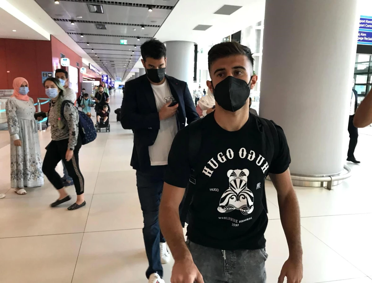 Fenerbahçe\'nin yeni transferi Rossi, İstanbul\'a geldi
