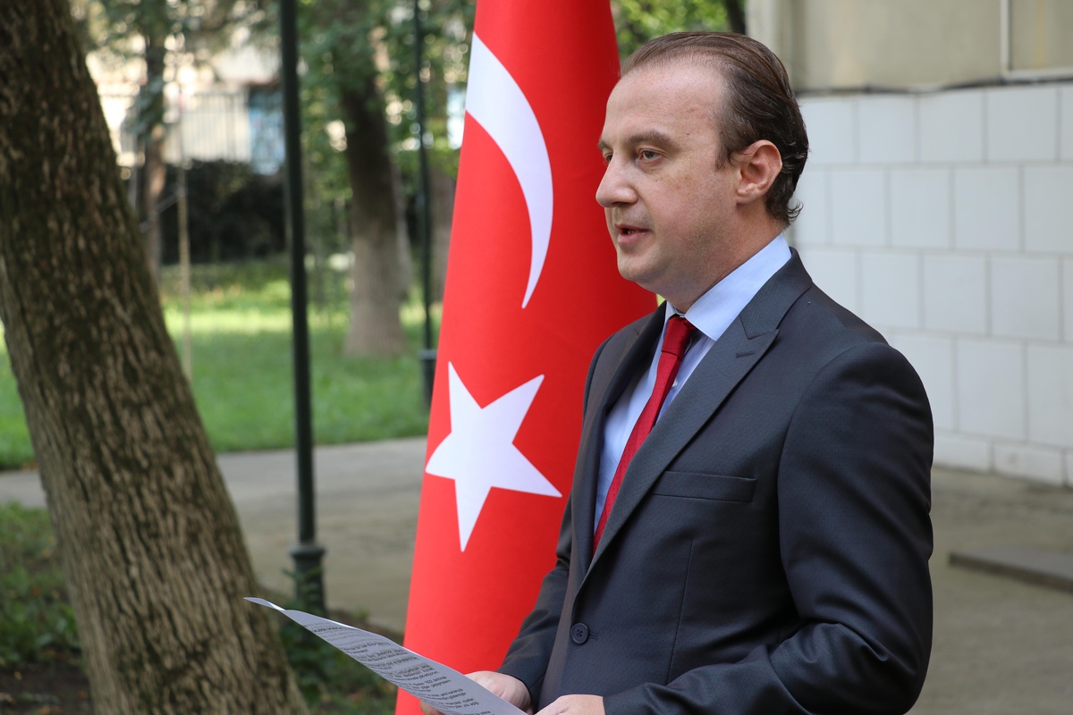 Gürcistan\'da Büyük Zafer\'in 99. yıl dönümü Kovid-19 nedeni ile kısıtlı şekilde kutlandı