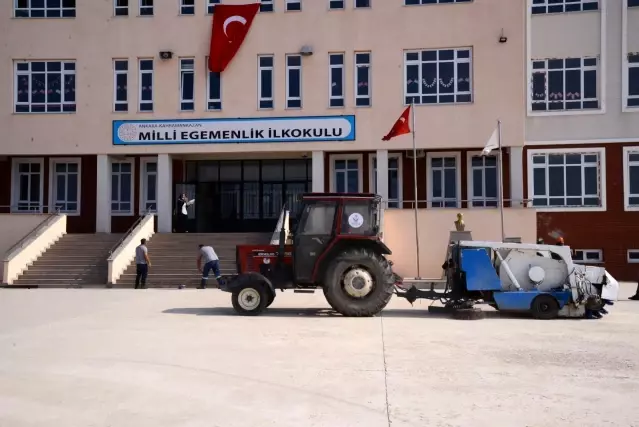 Kahramankazan'da okullar yüz yüze eğitim için hazır hale getiriliyor