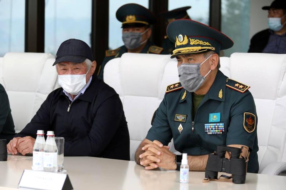 Kazakistan Savunma Bakanı Yermekbayev istifa etti