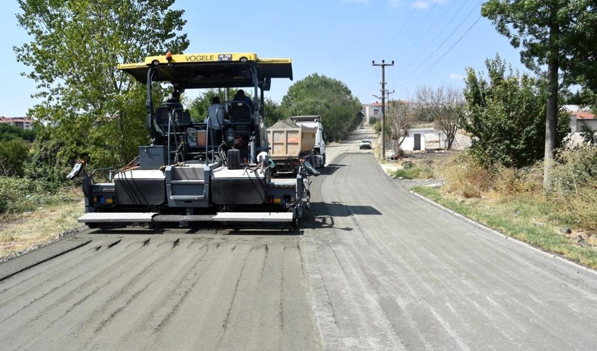 MALKARA İLÇESİNDE BETON YOL HİZMETİ