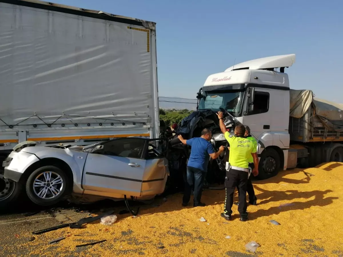 Manisa\'da 3 kişinin öldüğü katliam gibi kazada tır sürücüsü tutuklandı