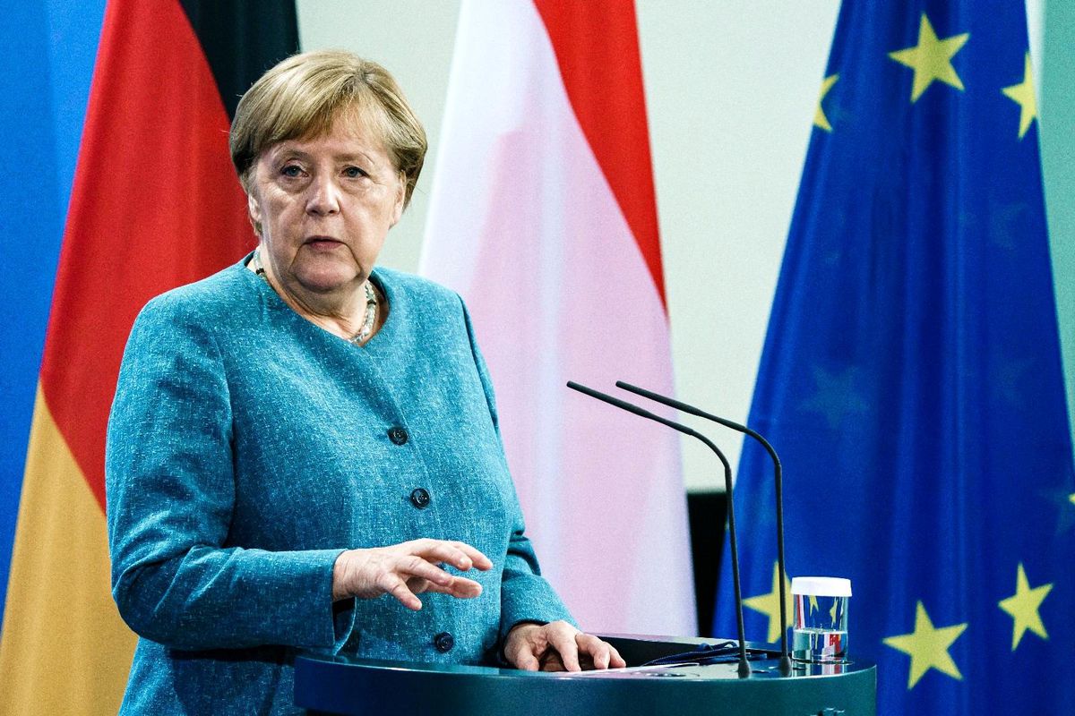 Merkel: "Afganistan\'da Almanya\'ya tahliye hakkına sahip 10 bin ila 40 bin Afgan bulunuyor"