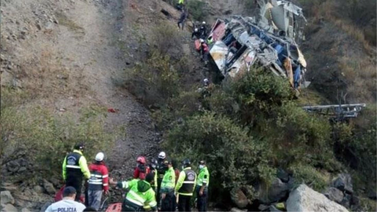 Peru\'da otobüs uçuruma düştü: 29 ölü, 22 yaralı