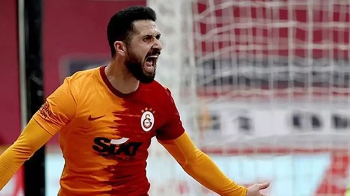 Yeni sözleşme uzatılan Emre Akbaba, eski yuvası Alanyaspor\'a sıcak bakıyor