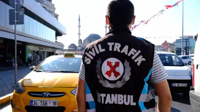 Taksim Meydanı'nda taksi denetimi