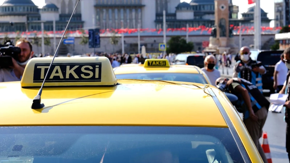 Taksim Meydanı\'nda taksi denetimi