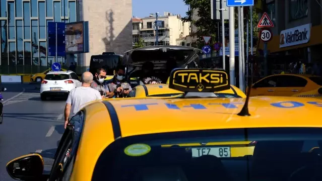 Taksim Meydanı'nda taksi denetimi