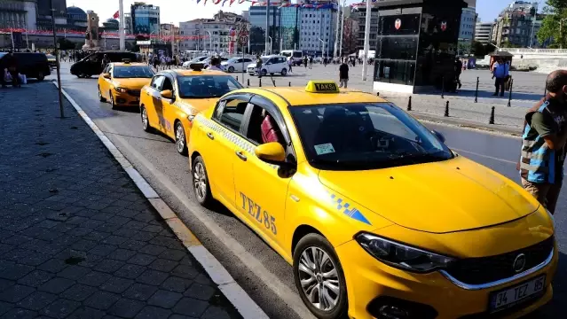 Taksim Meydanı'nda taksi denetimi