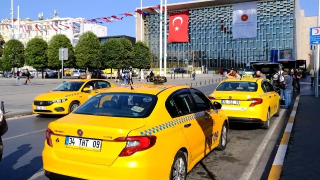 Taksim Meydanı'nda taksi denetimi