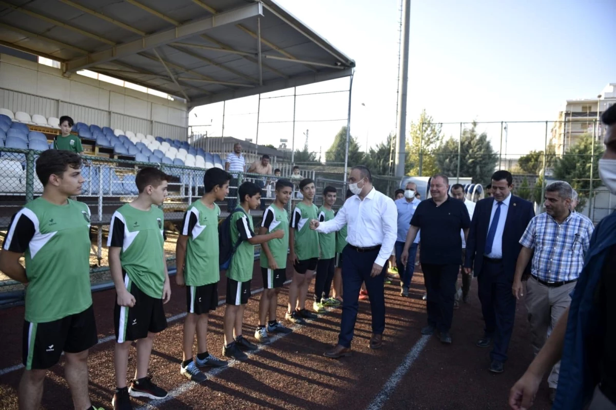 Vali Soytürk, Kilis Belediyespor antrenmanını ziyaret etti