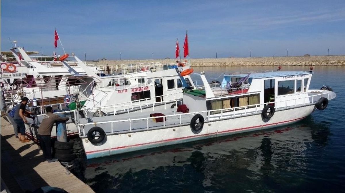 Van Gölü\'ndeki kayıtlı balıkçı teknelerine destek