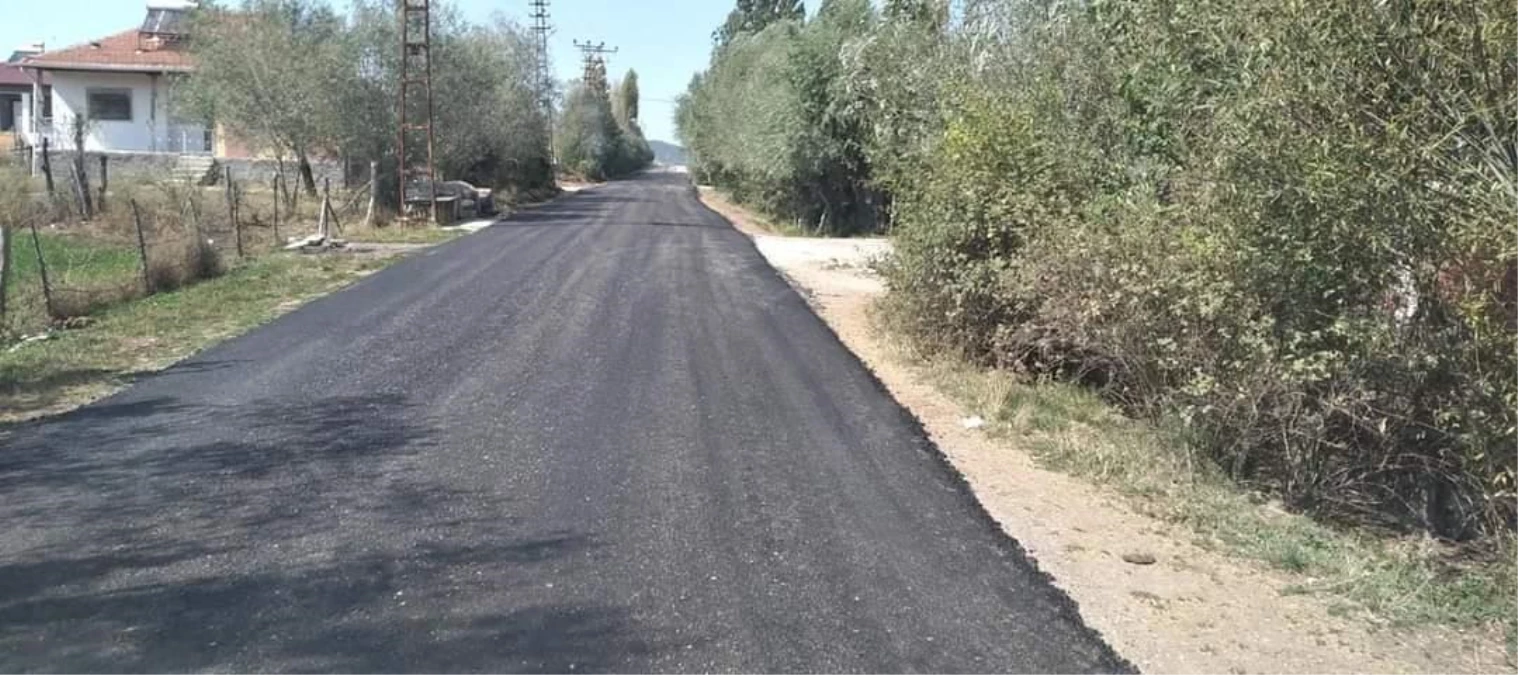 Yıldızeli ilçesine bağlı köy yollarında iyileştirme çalışmaları sürüyor