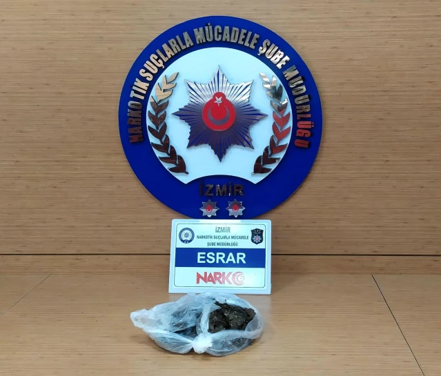 Adnan Menderes Havalimanı'nda uyuşturucu operasyonu: 1 gözaltı