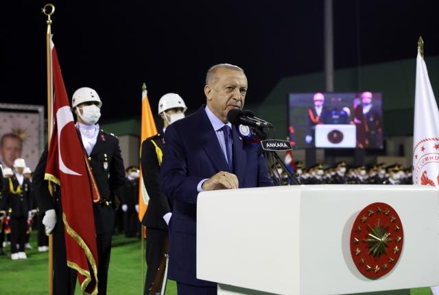 Ankara'daki törene Cumhurbaşkanı Erdoğan'ın okuduğu şiir damga vurdu: Şu kopan fırtına Türk ordusudur yâ Rabbi