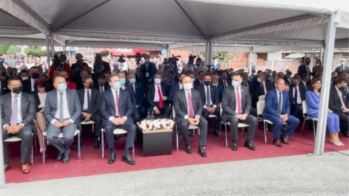 Son dakika: YENİ PAZAR - Bakan Çavuşoğlu, Yeni Pazar Spor Akademisi\'nin açılışını yaptı