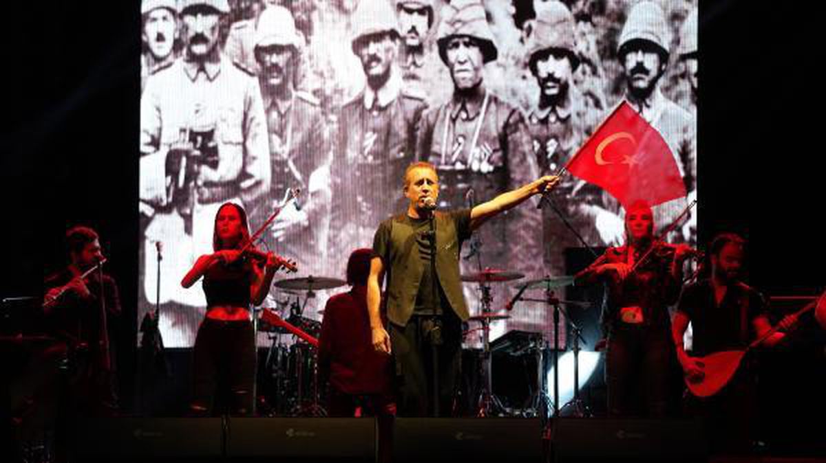 Balıkesir\'de Haluk Levent rüzgarı esti