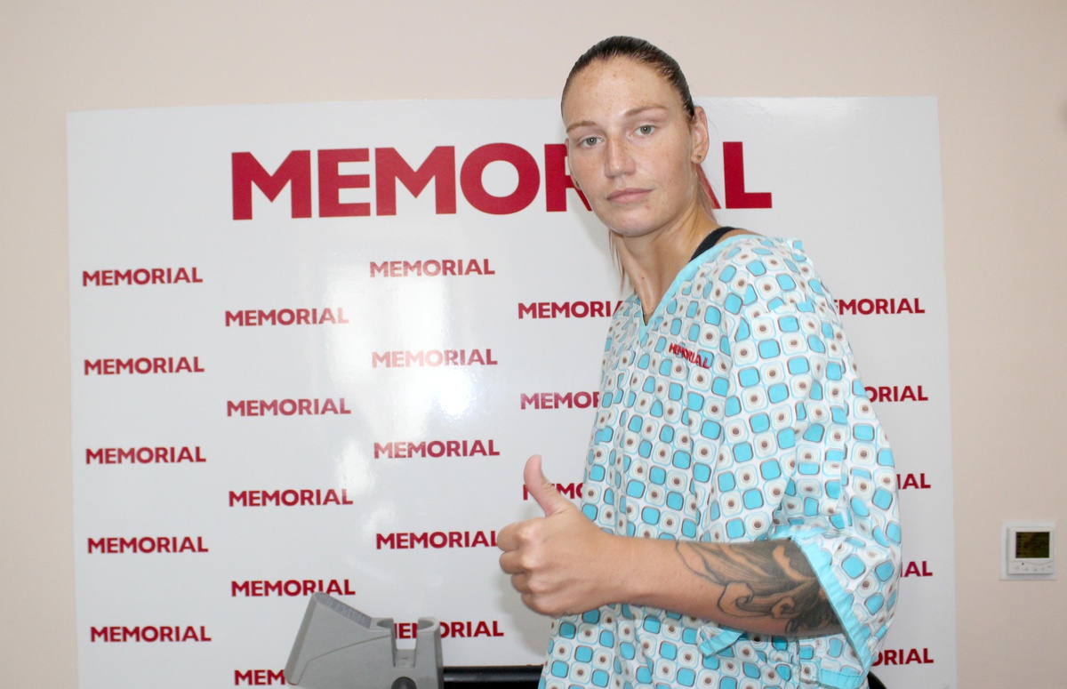 Bellona Kayseri Basketbol\'un yeni transferleri Siksniute ve Brezinova sağlık kontrolünden geçirildi
