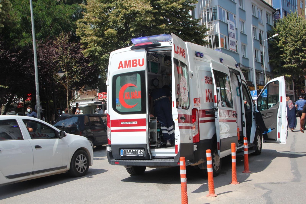 Bilecik\'te otomobilin çarptığı çocuk yaralandı