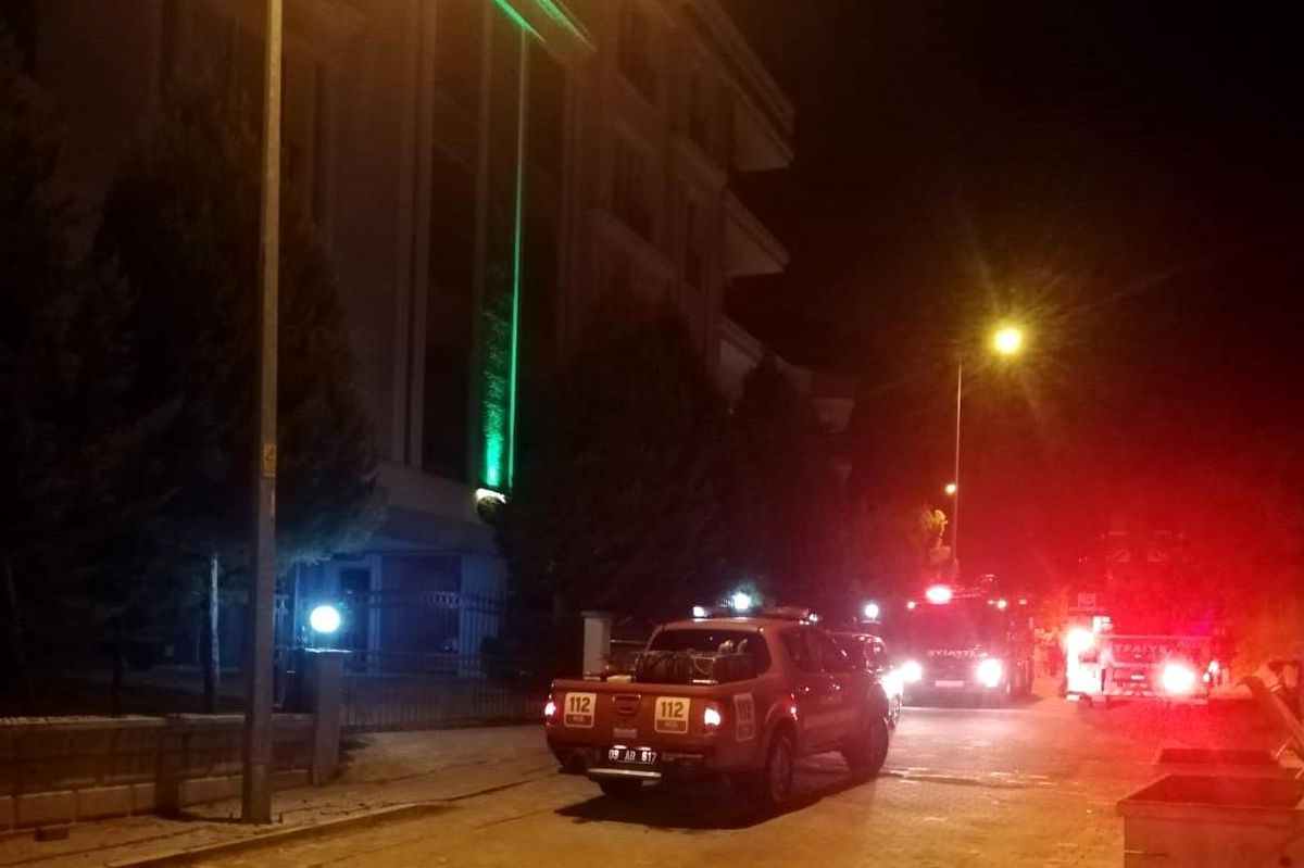 Bilgisayar kasasından çıkan yangın panikletti