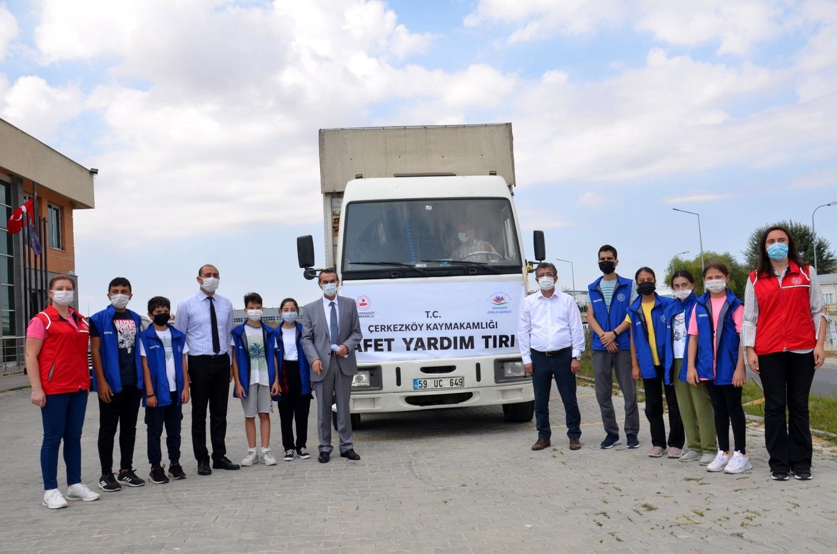 Çerkezköy\'den Bozkurt\'a yardım tırı gönderildi