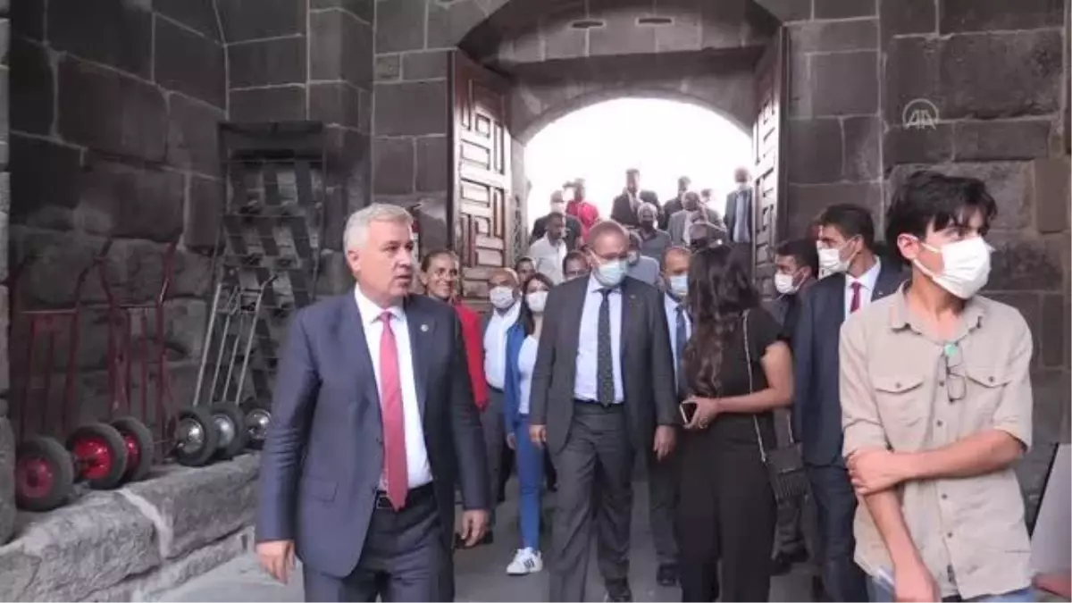 CHP Sözcüsü Öztrak, esnafı ziyaret etti