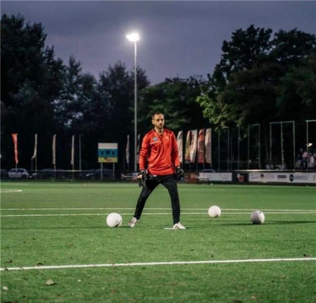 Çukur'un Vartolu'su Erkan Kolçak Köstendil, Hollanda 1. Lig ekibi Amsterdam Gençlerbirliği'nin yeni kalecisi oldu