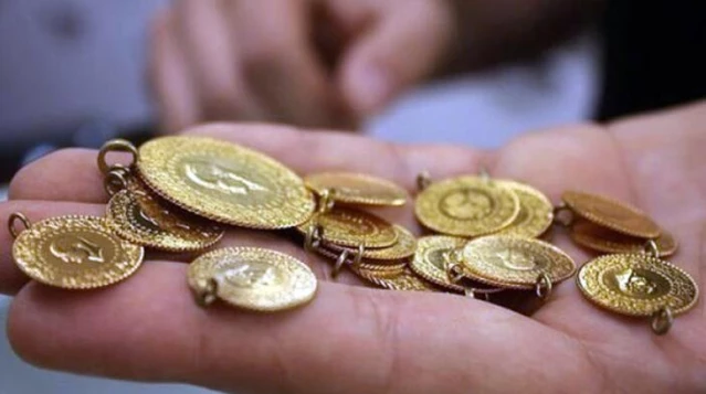 Son Dakika: Düşüşle başlayan altının gram fiyatı 483 liradan satılıyor