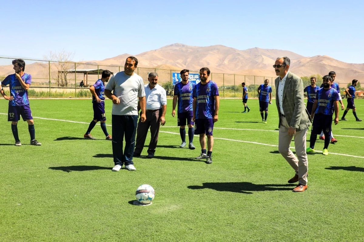 Gürpınar Belediyesinden mahalleler arası futbol turnuvası