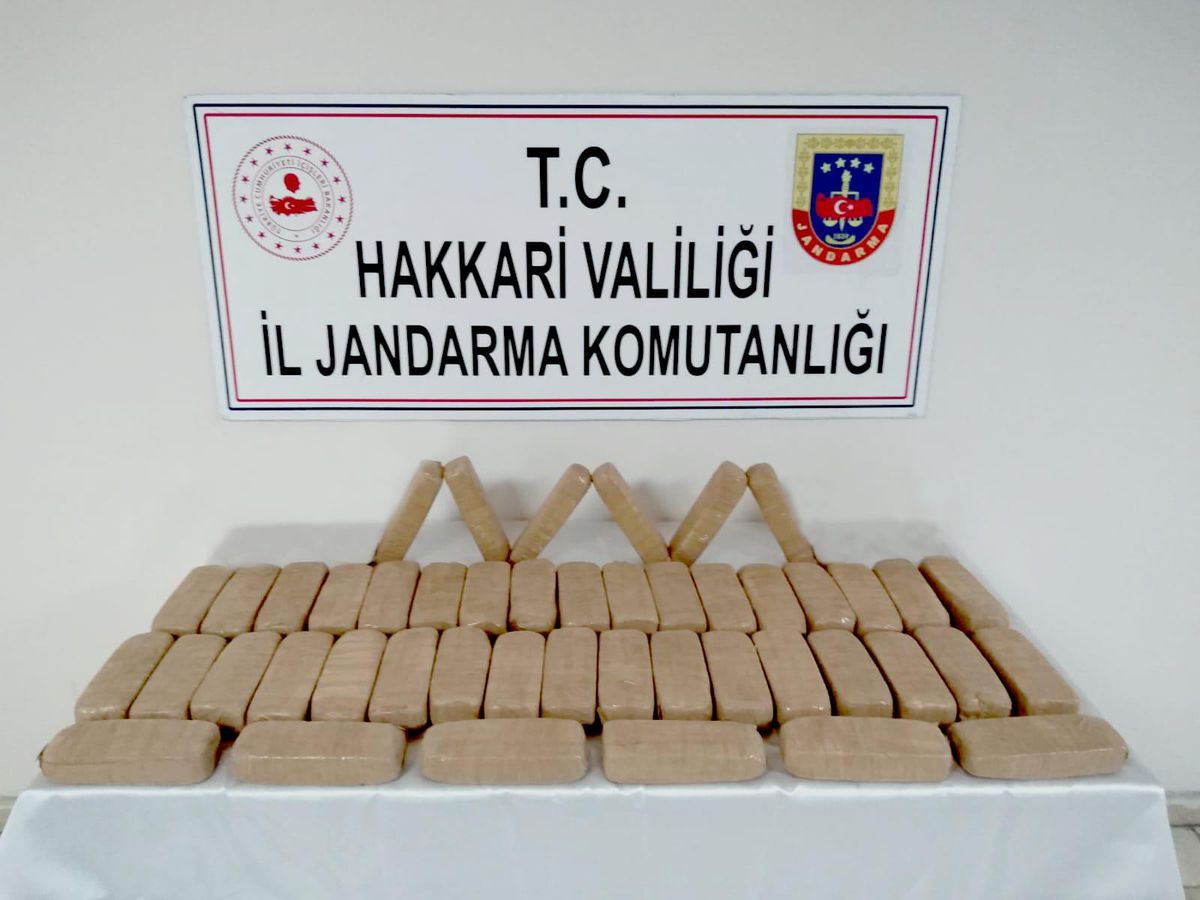 Hakkari\'de 23 kilo eroin ele geçirildi