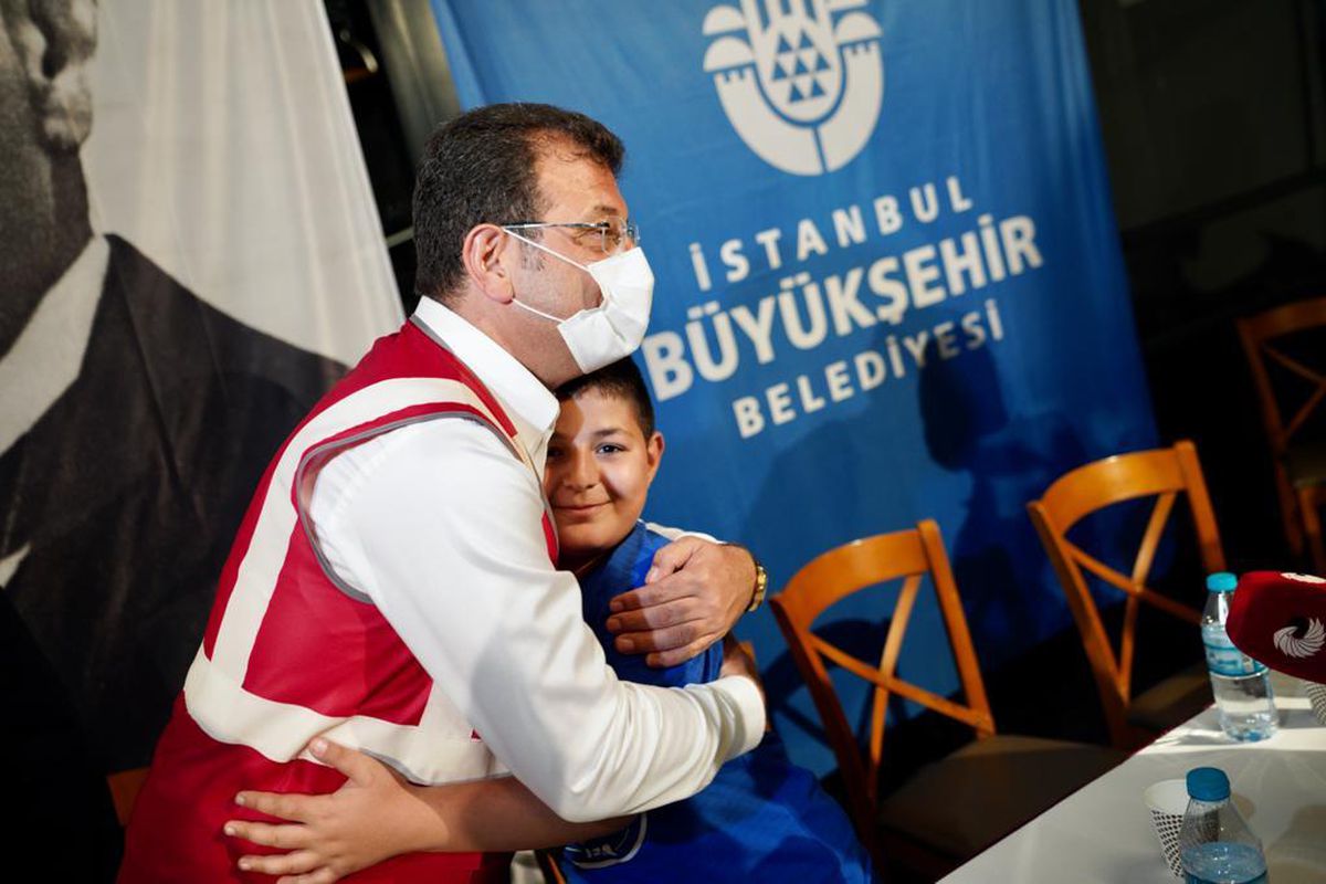 İmamoğlu, balıkçı esnafının heyecanına ortak oldu